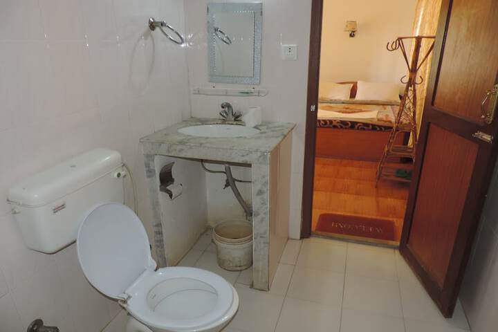 Room 10 of 15
