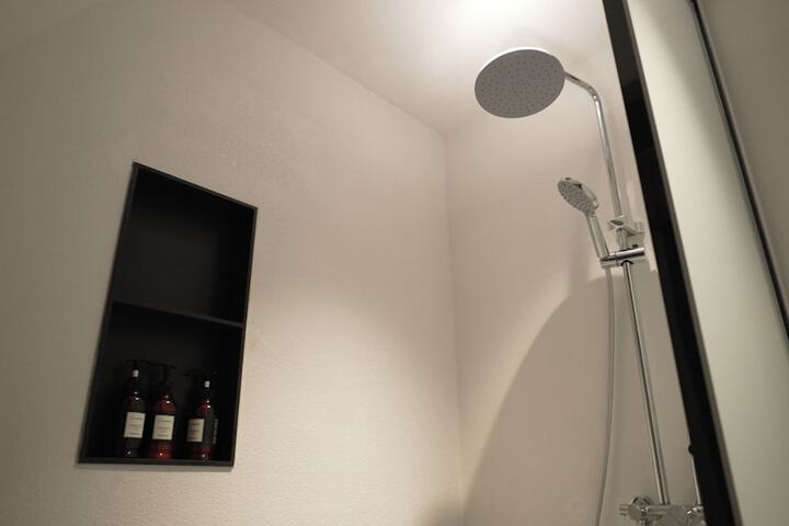 Room 66 of 95