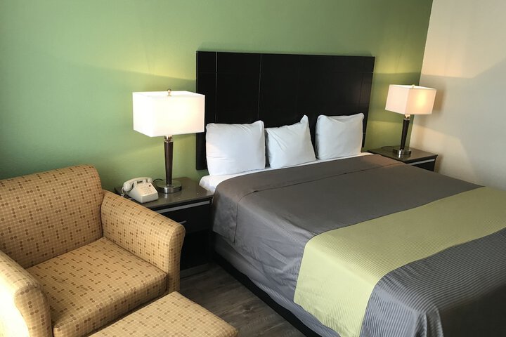 Room 5 of 27