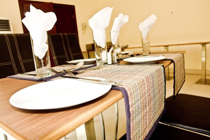 Dining 36 of 71