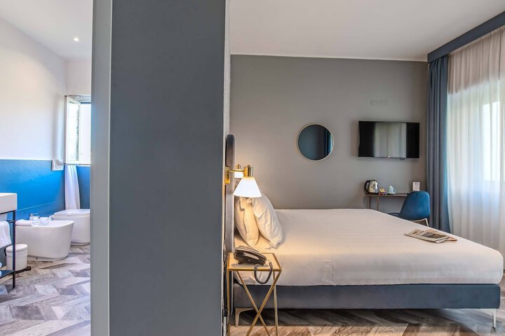 Room 14 of 63
