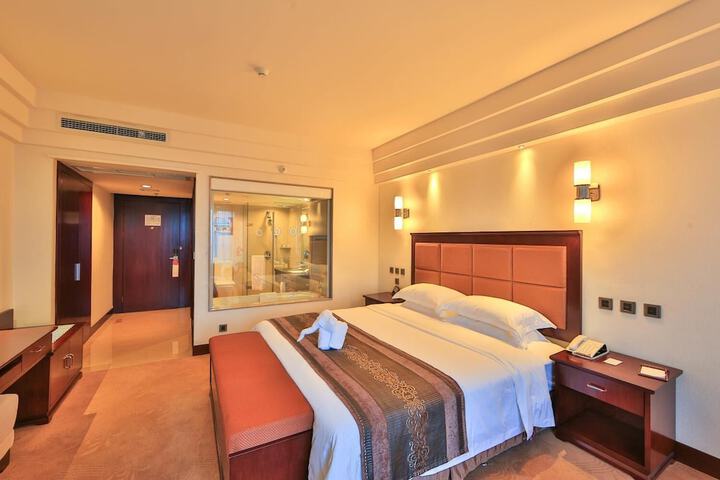 Room 4 of 44