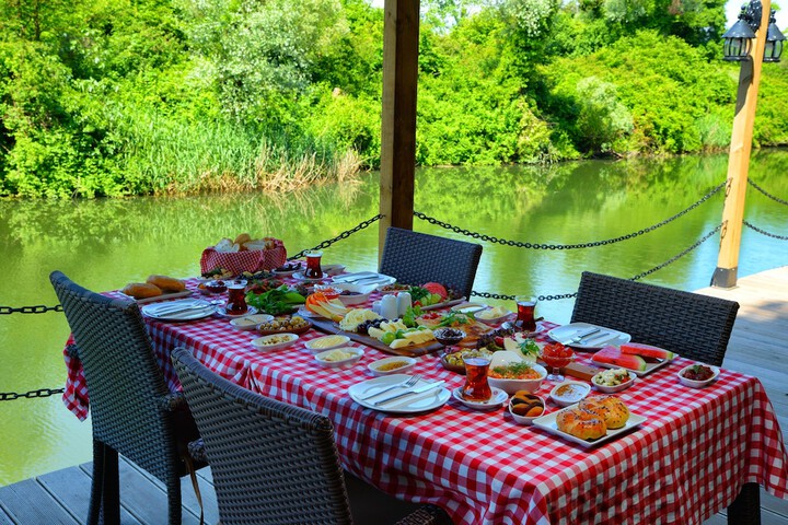 Dining 131 of 156