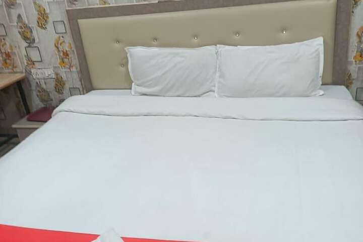 Room 27 of 88