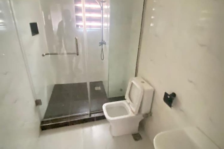 Room 10 of 20