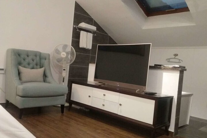 Room 26 of 174