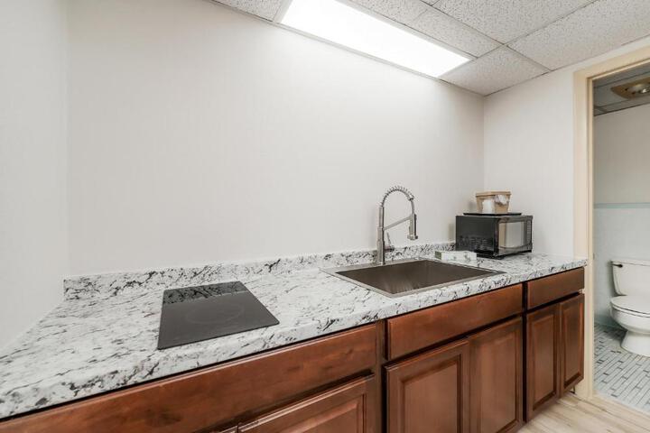 Studio King Bed Kitchenette (11 of 13)