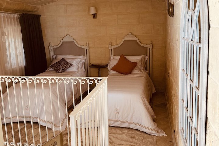 Room 10 of 70