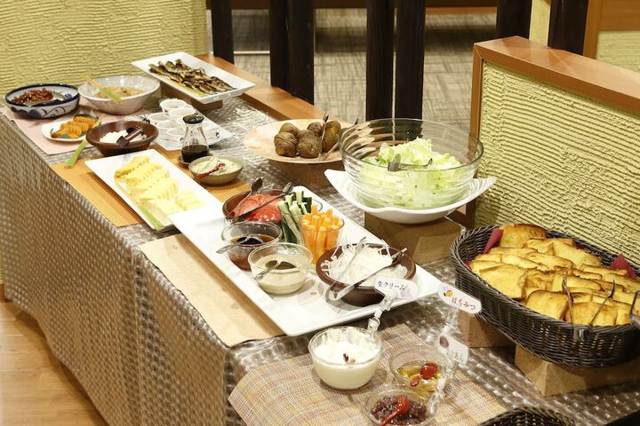 Breakfast/Coffee Service 28 of 43