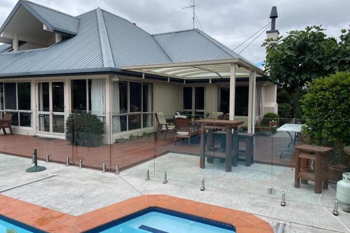 Summer Retreat - Blenheim Holiday Home