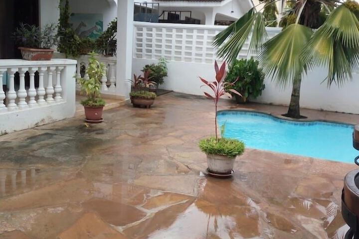 Pool 19 of 30