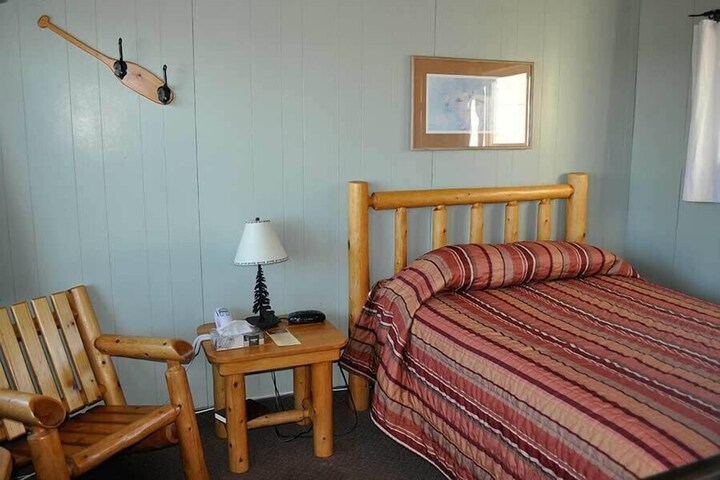 Room 12 of 37