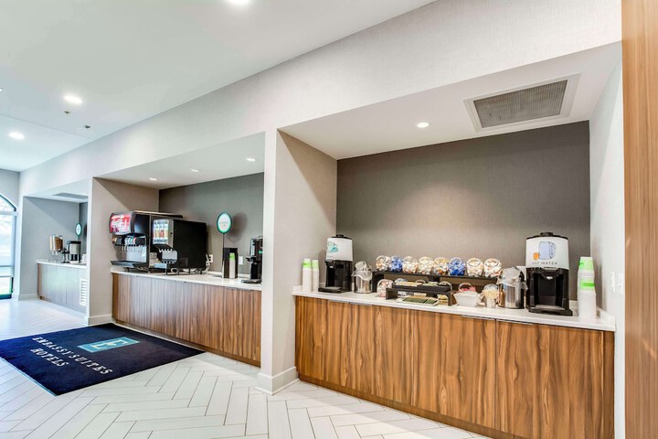 Breakfast/Coffee Service 107 of 127
