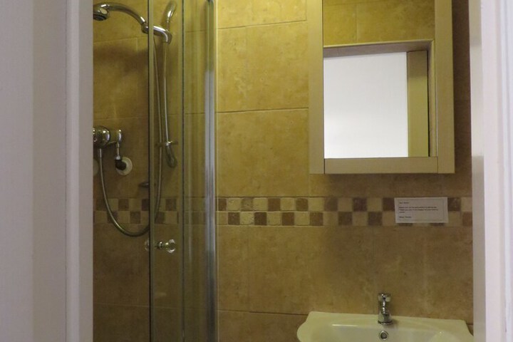 Room 48 of 74