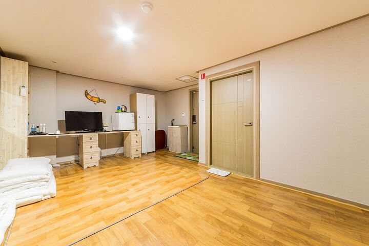 Room 35 of 65