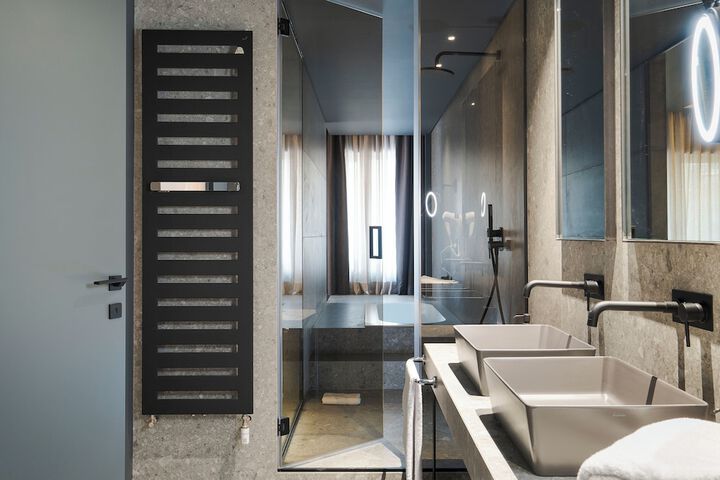 Room 52 of 112