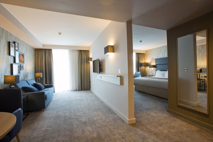 Room 10 of 165
