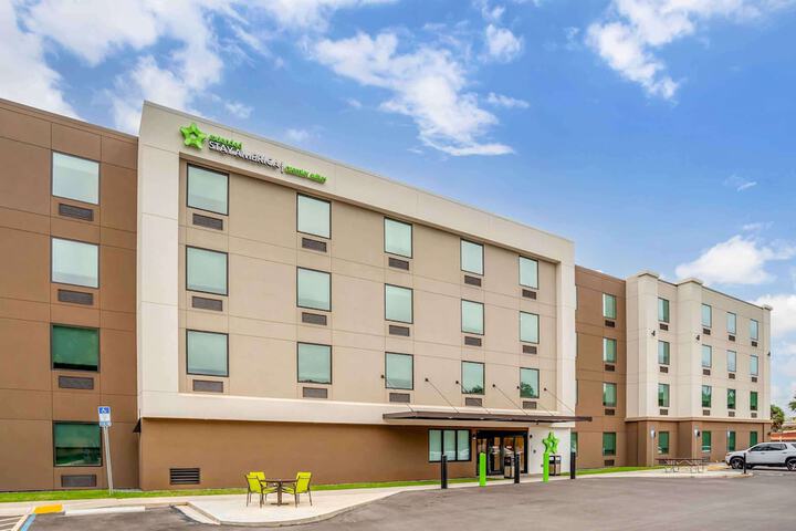 Hotel 63 of 64