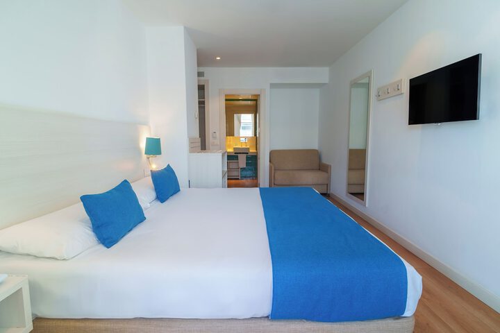 Room 15 of 52