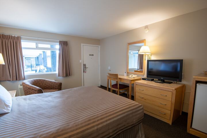 Room 8 of 43
