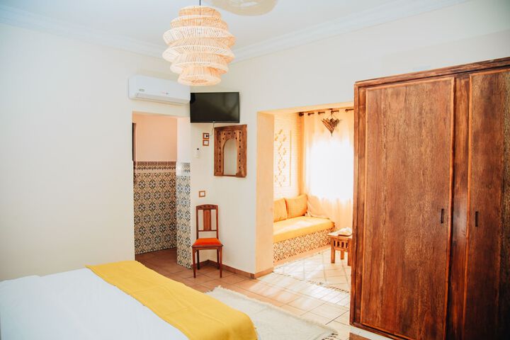 Room 10 of 35
