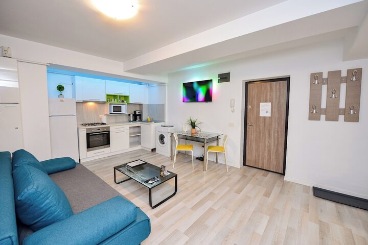 Room 16 of 35