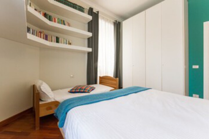 Room 9 of 29