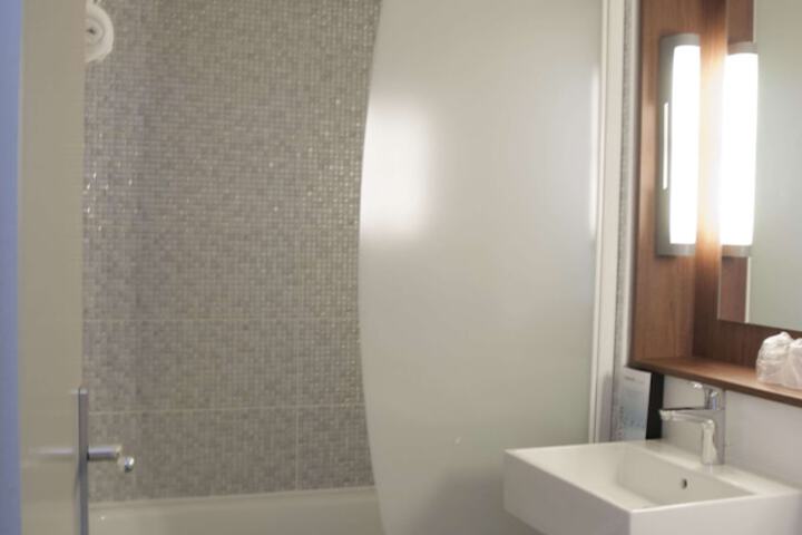Room 15 of 29