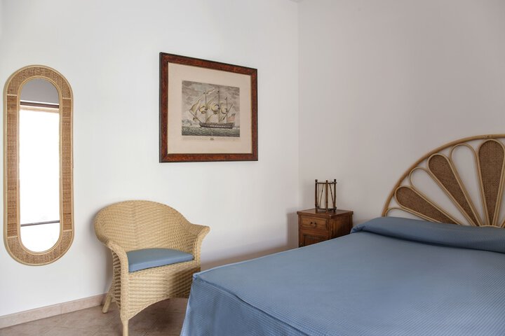 Room 4 of 41