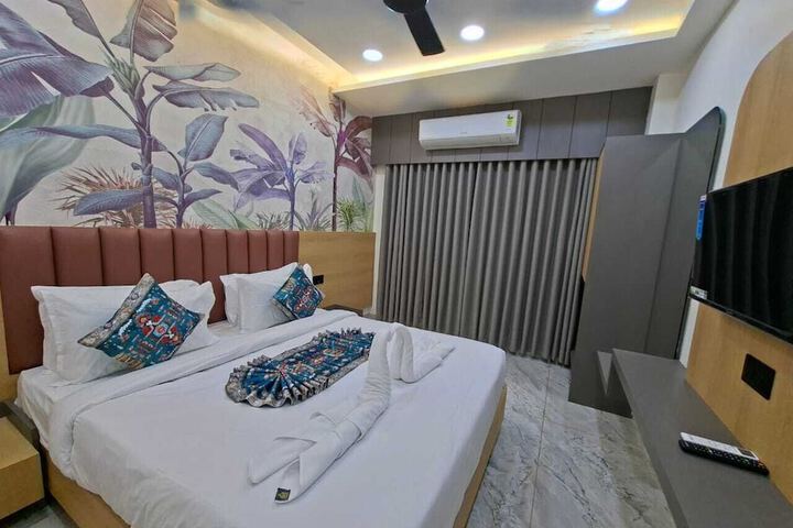 Room 6 of 27
