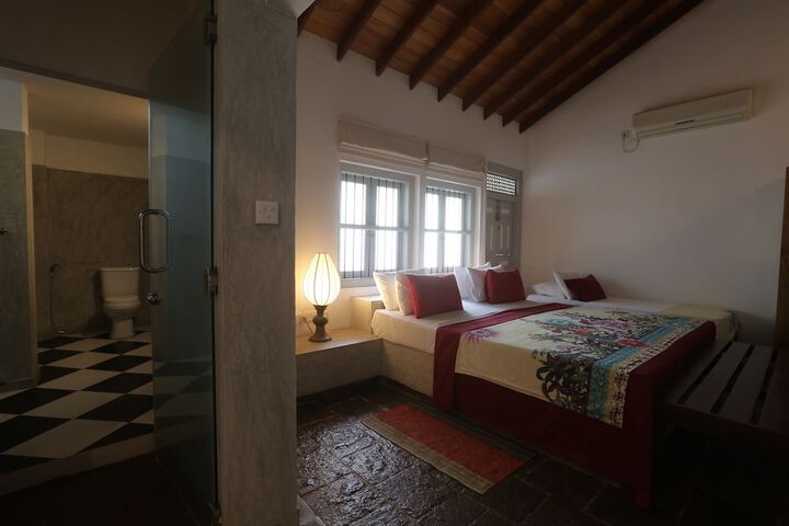 Room 8 of 72