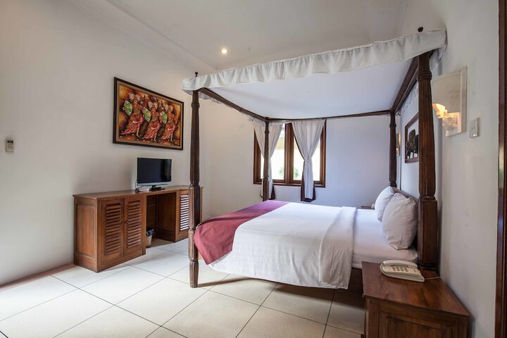 Room 8 of 92