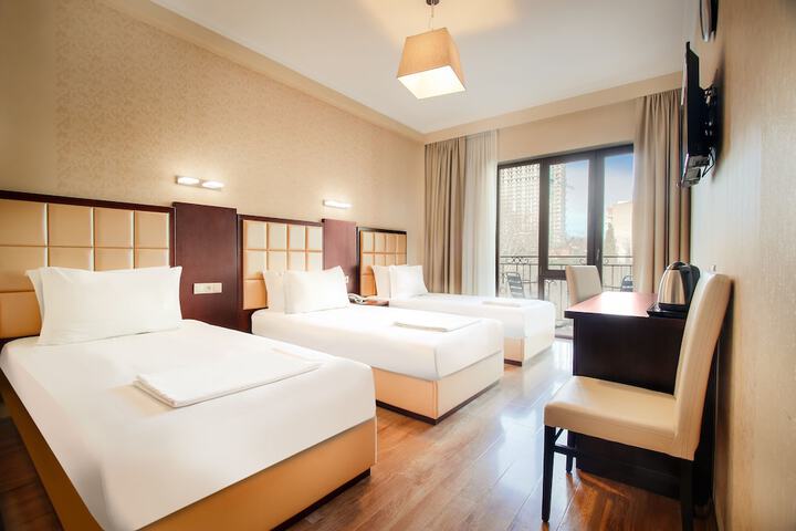 Room 4 of 34