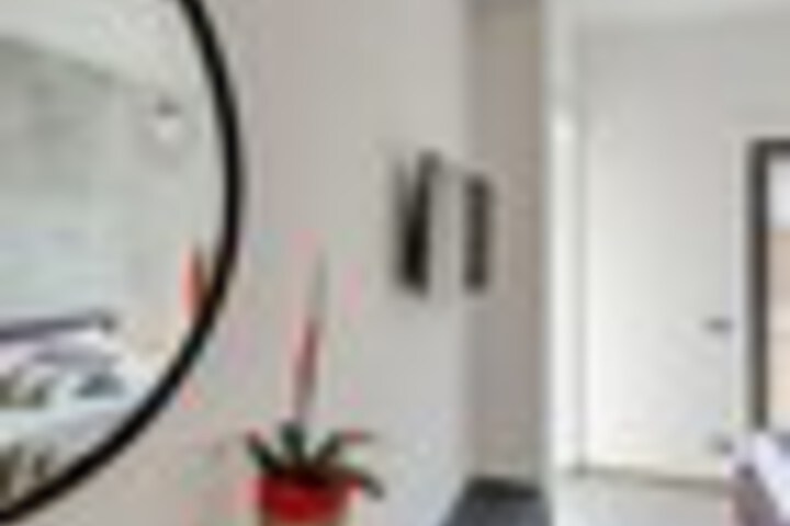 Room 32 of 270