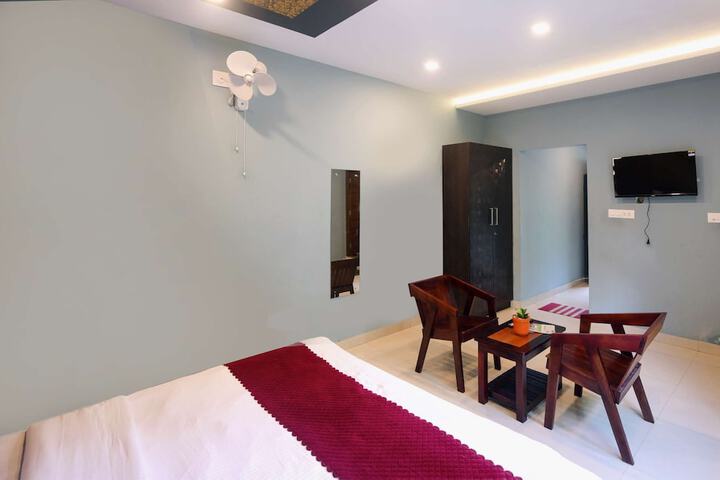 Room 12 of 77