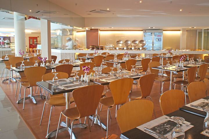 Dining 14 of 25