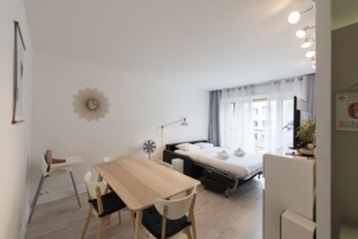 Room 6 of 14