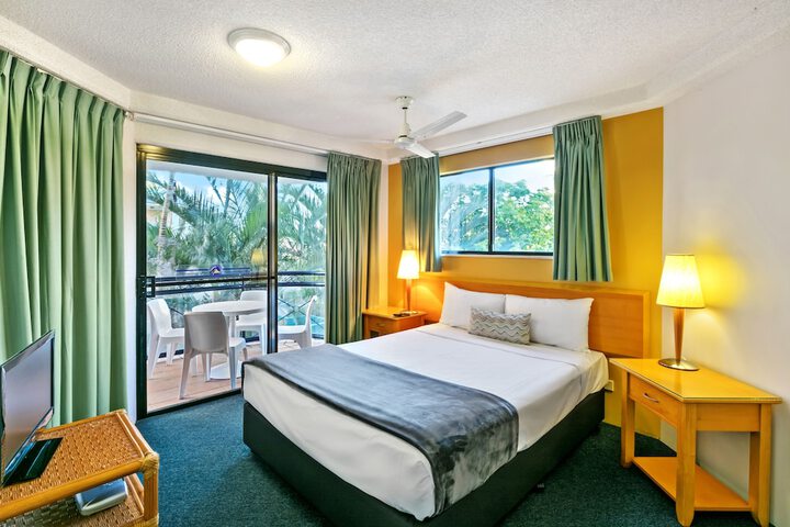Room 18 of 208