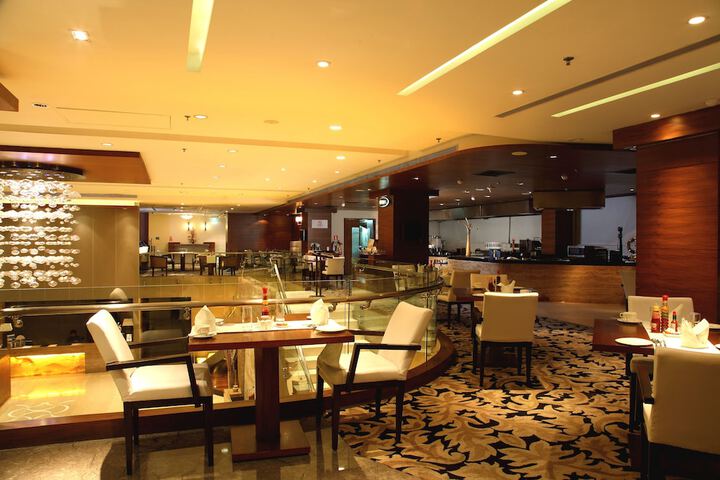 Dining Photos