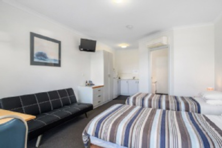Room 284 of 384