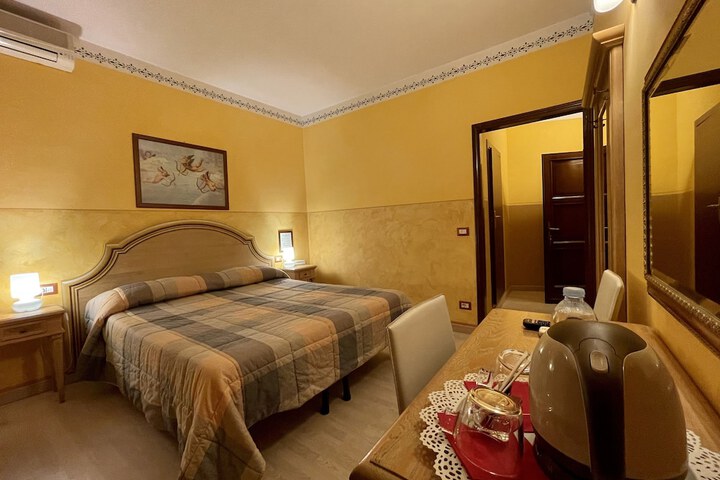 Room 21 of 46
