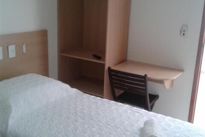 Room 17 of 40