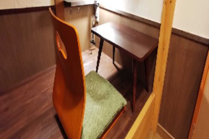 Room 105 of 192
