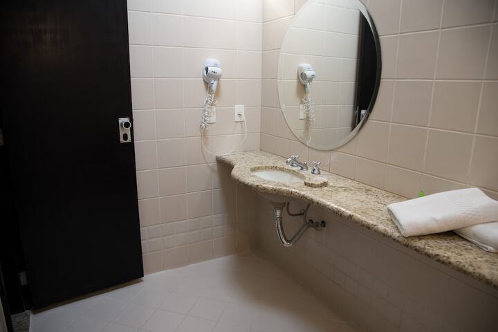 Room 90 of 213