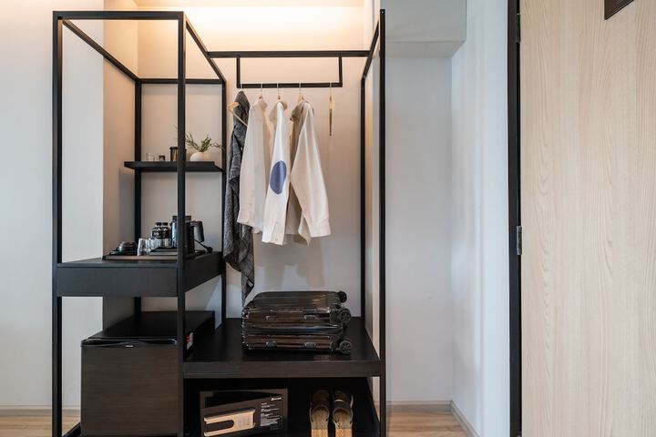 Room 52 of 157
