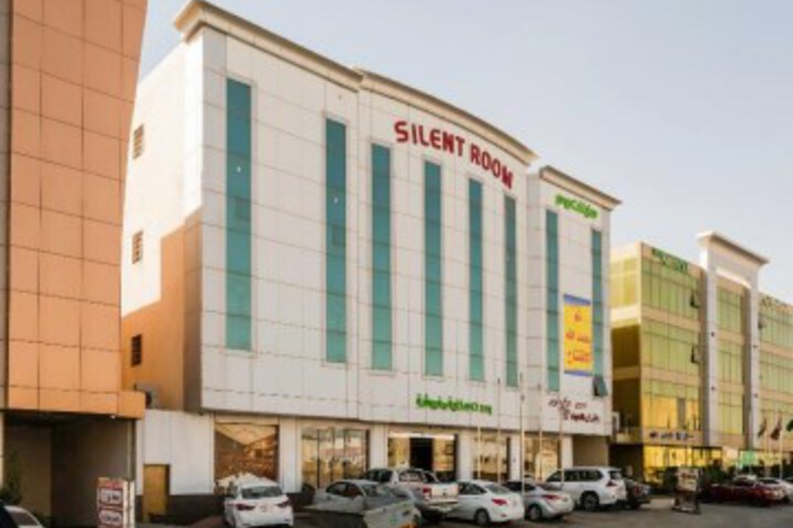 Silent Room Hotel by OYO Rooms