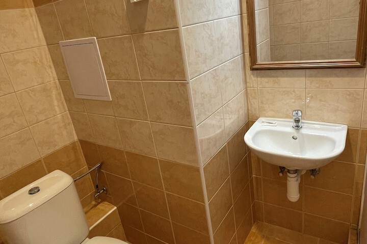 Room 14 of 28