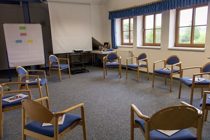 Business Center 7 of 12