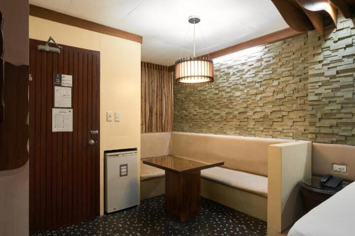 Room 47 of 49