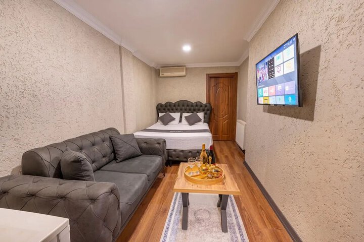 Room 33 of 50